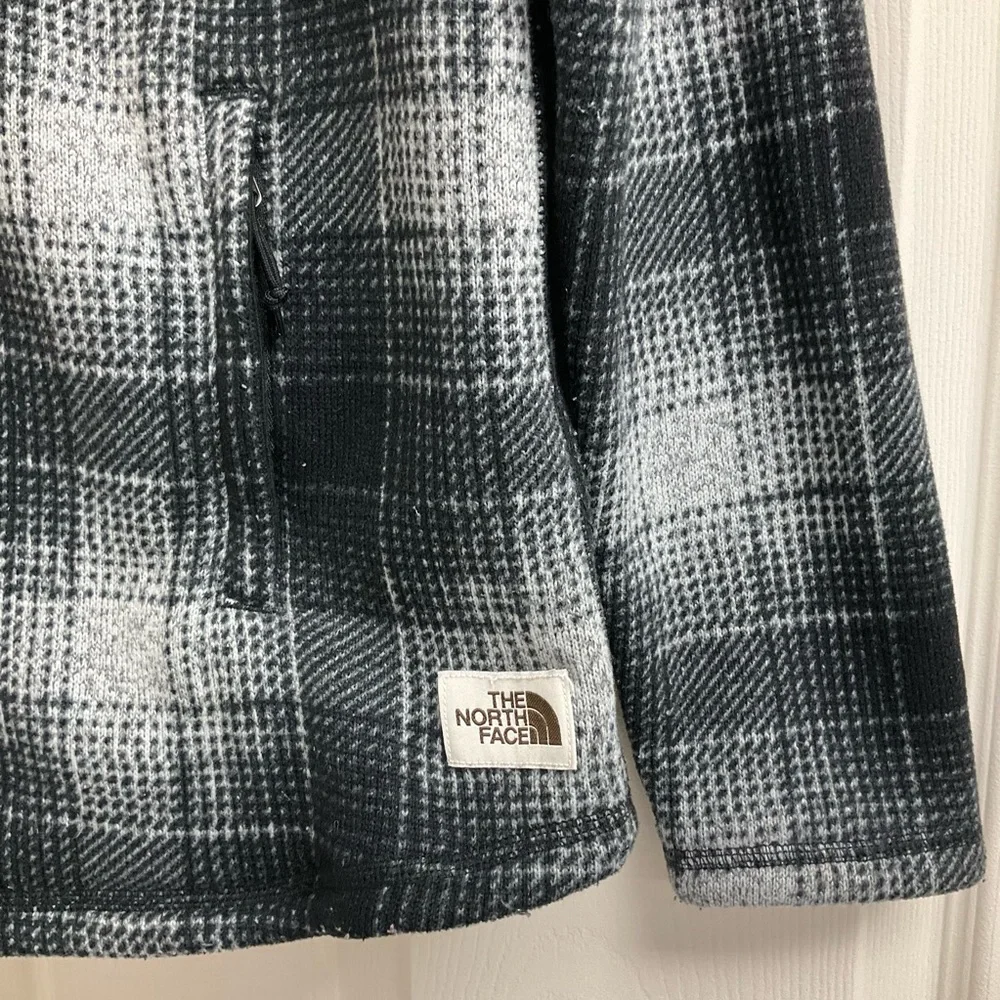 The North Face 1/4 Zip Fleece Hoodie - Picture 4 of 11